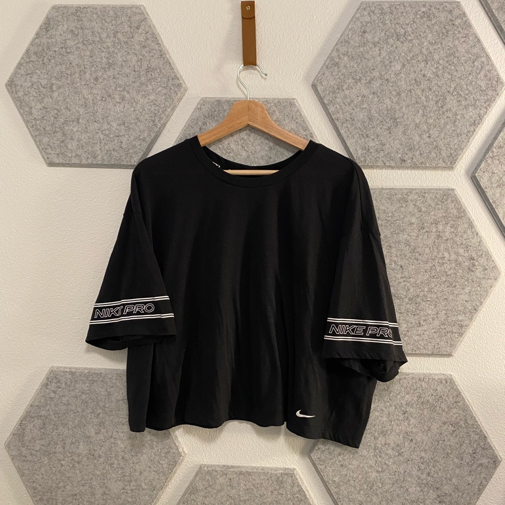 2X Plus Size Nike Pro Crop Black White